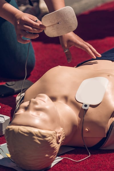 defibrillator-C-P-R-compliance-training-VERTICAL