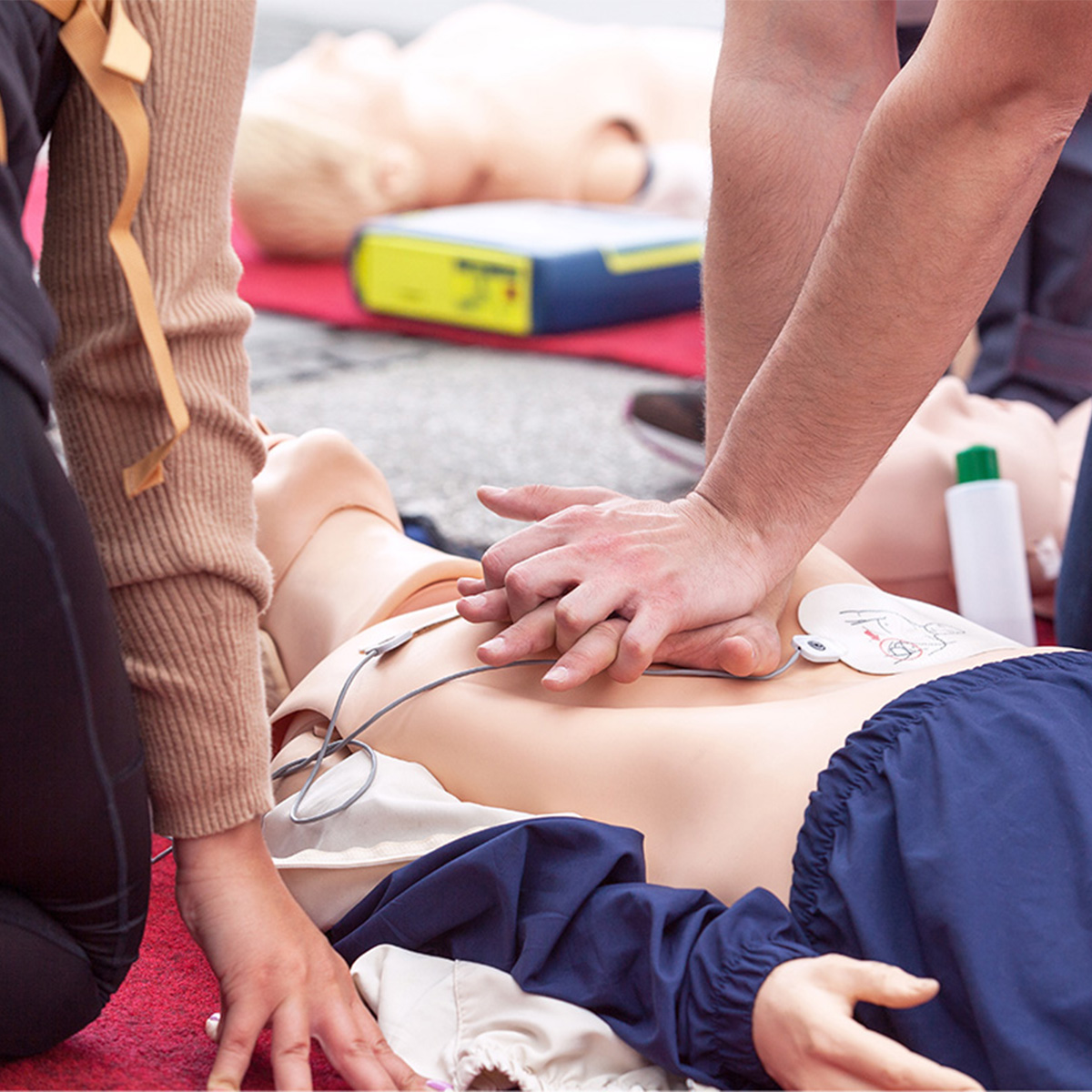first-aid-training-using-AED-device